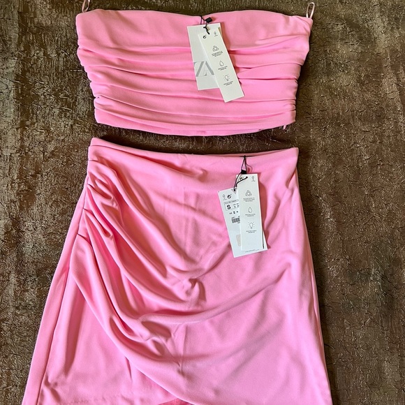 ZARA BUSTIER CROP TOP & DRAPED MINI SKIRT - Picture 2 of 11